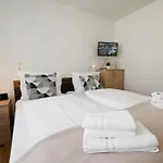 מלון Strandhotel Salty 3*