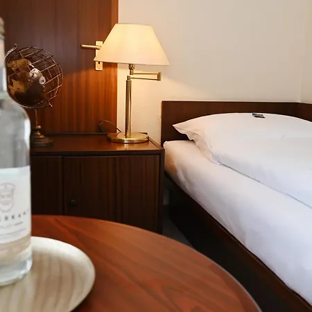 Strandhotel Salty 3* בוסום